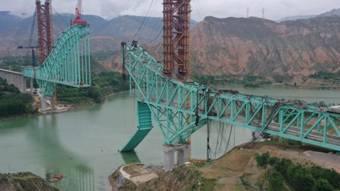 Çin’de inşaat halindeki köprü çöktü: 12 kişi hayatını kaybetti