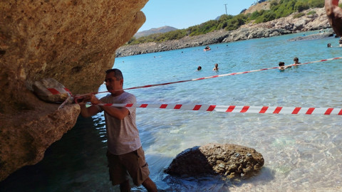 Muğla’nın Datça ilçesinde sahile çıkan canlıyı görenler yaklaşamadı, ekipler güvenlik şeridi çekti