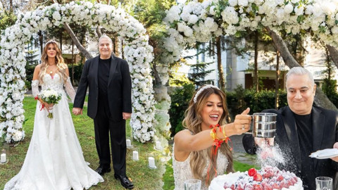 Mehmet Ali Erbil 6'ncı kez nikah masasına oturdu! Kendisinden 42 yaş küçük Gülseren Ceylan ile evlendi! İşte düğünden ilk kareler