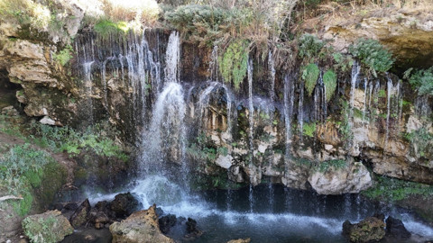 Sivas’ın Yıldız Beldesi’ndeki Değirmenaltı Şelalesi doğal güzellikleriyle ilgi çekiyor