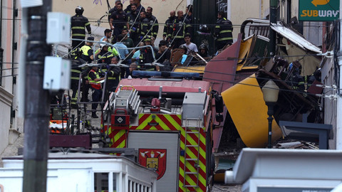 Portekiz'de tramvay faciası: Çok sayıda ölü var