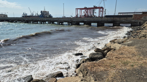 Marmara Denizi’nde poyraz fırtınası Tekirdağ kıyılarında etkisini gösterdi! gemiler demirledi balıkçılar limana sığındı