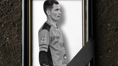 Futbol maçında korkunç olay! Kaleci, penaltıyı kurtardıktan sonra yere yığılıp öldü