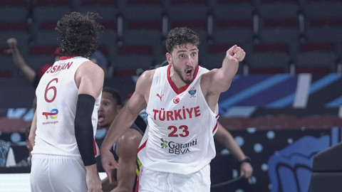 Yarı final için sahaya çıkıyoruz! 12 Dev Adam, Polonya ile karşılaşacak