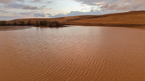 Kırıkkale’de çatlaklarla kaplanan gölet sağanakla yüzde 50’den fazla doldu, köylüler umutlandı
