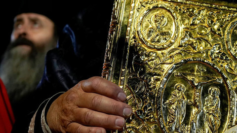 Komşu bu olayı konuşuyor! Bizans hazinelerini satmaya çalışırken yakalandı! Başrahibin savunması pes dedirtti