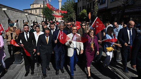 Gaziantep’te kültür sanat şöleni: GastroAntep Kültür Yolu Festivali kortej yürüyüşüyle başladı