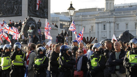 Londra'da göçmen karşıtı protesto: 26 polis yaralandı, 25 kişi gözaltına alındı