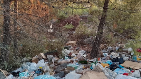 Çanakkale Çan’da ormanlık alan moloz ve atıklarla doldu, yangın riski büyüyor  Spot