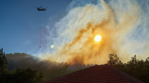 Alevler otellere dayandı: Antalya ve Muğla’da yangın söndürme çalışmalarında son durum ne?