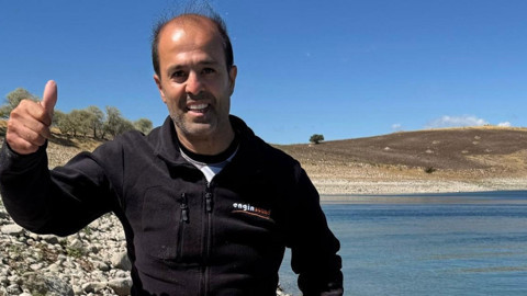 Elazığ'da amatör balıkçının oltasına takılan hayvan sudan çıkınca şoke etti! Tam 21 kilo çıktı