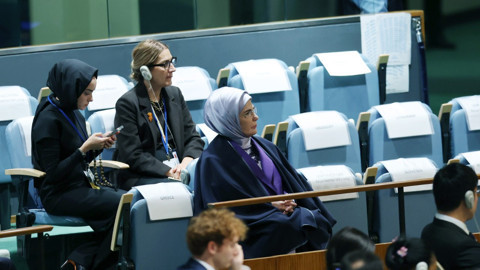 Emine Erdoğan: "Dünya 5'ten büyüktür' demeye devam edeceğiz"