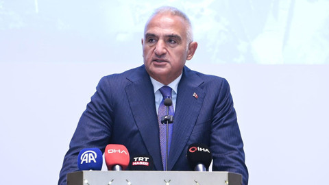 İstanbul'a turist akını. Bakan sayıyı duyurdu duyanlar şaşkına döndü