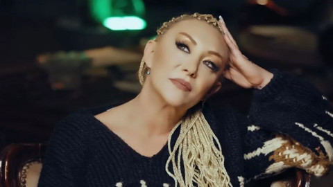 Ünlü sanatçı Güllü hayatını kaybetti! Acı haberi oğlu duyurdu