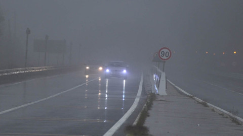 Bolu Dağı’nda sis ve sağanak etkili oldu