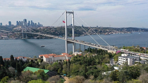 İstanbul Boğazı'nda arızalanan kargo gemisi Büyükdere'ye demirletildi