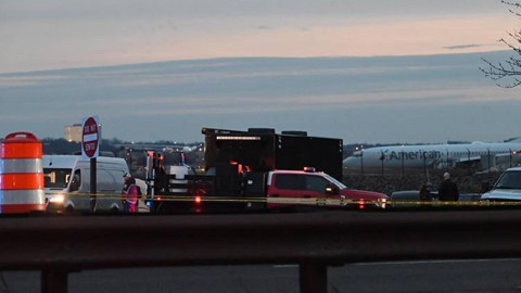 ABD’de yolcu uçakları pistte çarpıştı