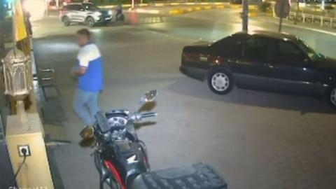 Adana'da müşteri dolu pastaneye el bombası attı! O anların görüntüsü ortaya çıktı