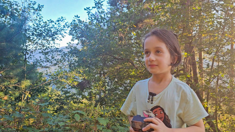 Minik kaşifin merakı, orman sakinlerini bir bir ortaya çıkardı. Birçok hayvan o kapanla yakalandı