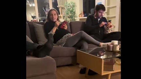 Genç kadın, hamile olduğunu ailesine böyle duyurdu ortaya inanılmaz görüntüler çıktı