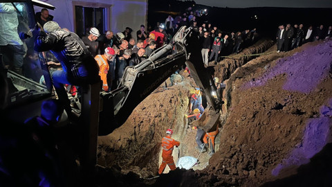 Kanalizasyon kazısında göçük! 2 kardeşten acı haber