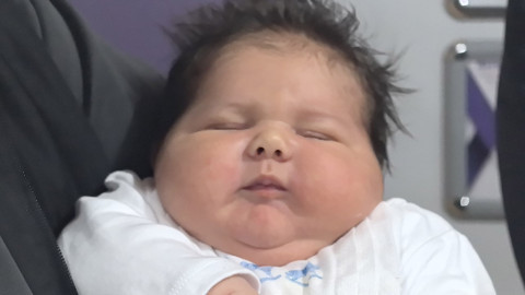 Ağırlığı ve boyuyla hayrete düşürdü: İşte Türkiye'nin en büyük bebeği!