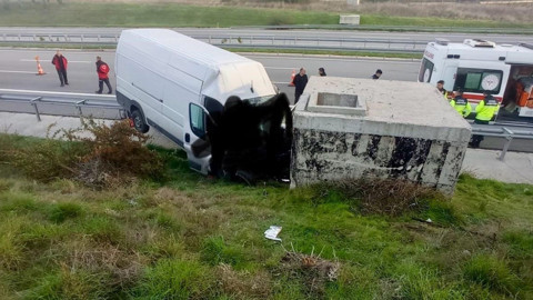 Balıkesir’de feci kaza! Minibüs beton bloğa çarptı: Çok sayıda ölü ve yaralı var