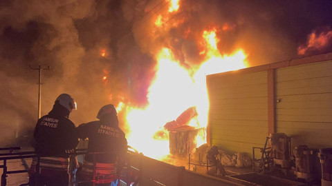 Geri dönüşüm fabrikasında yangın!