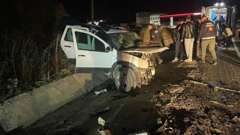 Uşak’ta can pazarı! Cip ile otomobil çarpıştı: Karı koca öldü, yaralılar var!