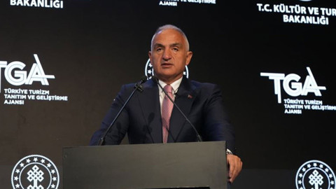 Bakan Ersoy, turizmde 3. çeyrek rakamlarını paylaştı! Yeniden Cumhuriyet tarihi rekoru