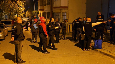 Kartal’da panikleten olay! 4 katlı binanın kolonlarında çatlaklar oluştu: Bina tahliye edildi