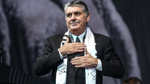 Beşiktaş'ta Başkan Serdal Adalı ve yönetimi ibra edildi