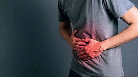 Uzmanı uyardı: "Geçmeyen karın ağrısına dikkat"