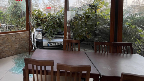 Kontrolden çıkan otomobil dehşet saçtı! Ölü ve yaralılar var