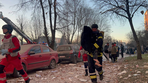 Zelenskiy: Rusya’nın 48 füze ve 470'ten fazla İHA saldırısında 9 kişi hayatını kaybetti