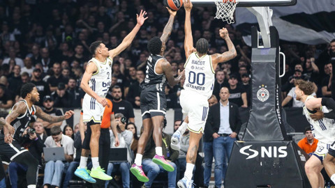 Sırplar haddini aştı! Fenerbahçe- Partizan maçında skandal pankart! Büyük tepki var