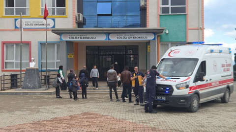 Lisede zehirlenme şüphesi: 23 öğrenci hastaneye kaldırıldı