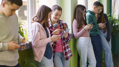 16 yaş altına sosyal medya kararı! 1 Ocak'ta yürürlüğe giriyor