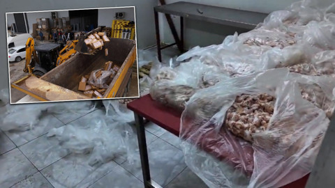 Denetimlerde akılalmaz hijyen skandalı! 25 ton bozuk tavuk ürünü ele geçirildi