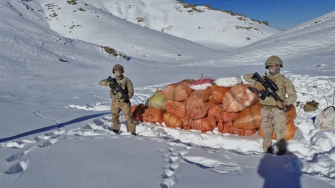 Hakkari ve Ağrı'da zehir tacirlerine darbe