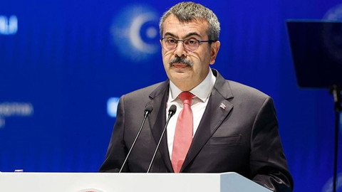 Milyonlarca öğrenci ve veliyi ilgilendiriyor... Okullarda 'ara tatil' kalkacak mı? Bakan Tekin açıkladı