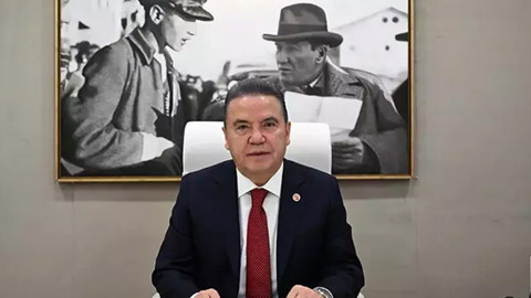 Muhittin Böcek hastaneye kaldırıldı