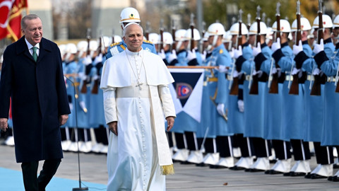 Papa'nın Türkiye ziyareti dünya manşetlerinde! Türkiye mesajına dikkat çekildi: Ziyaretin stratejik anlamı ve Türkiye'nin bölgesel gücü