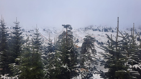 Bolu'nun yüksek kesimlerine kar yağdı