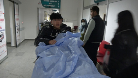 Bıçaklı şakalaşma faciayla bitti! Lise öğrencisi çocuk arkadaşını bıçakladı