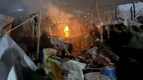 Katil İsrail kana doymuyor! Gazze’de çadır kampını vurdu: 2'si çocuk 5 can kaybı var