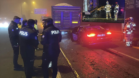 Kütahya'da yoğun sis faciası! Otomobil tıra saplandı: 4 ölü
