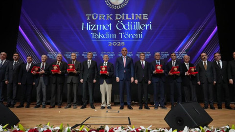 2025 Yılı Türk Diline Hizmet Ödülleri sahiplerini buldu! Bakan Ersoy: Türkçeye hizmetin kıymeti ölçülemez