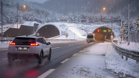 Bolu Dağı karla kaplandı! Sürücülere kritik uyarı