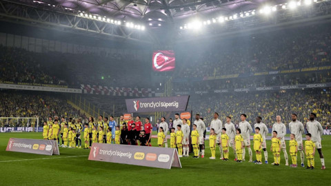 Fenerbahçe’de sakatlık! Yıldız futbolcu derbiye devam edemedi